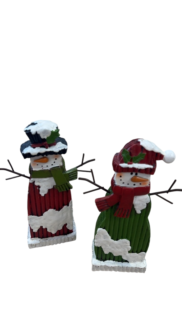 Unknown Set of 2 Decorative Figurine Red, Green, White