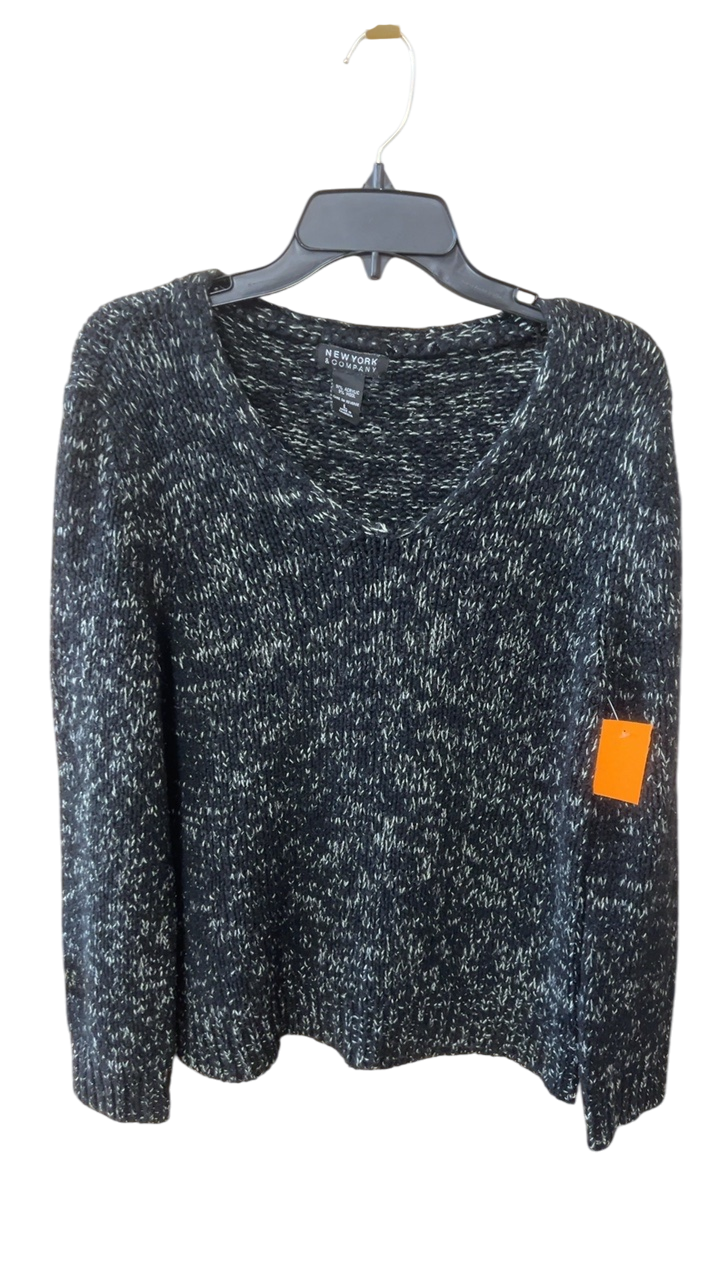 NEW YORK & COMPANY Sweater Large Black and white