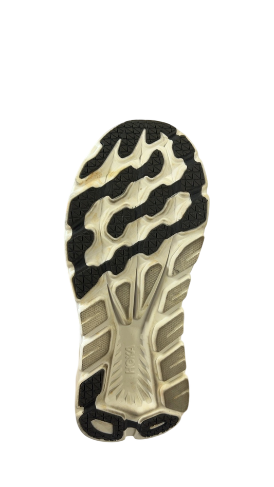 Hoka Sneakers 7.5 Black and white