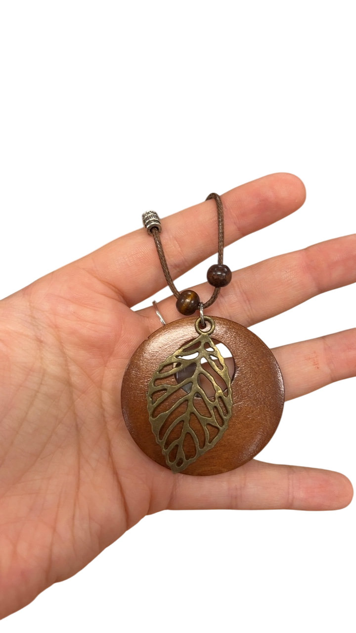 Unknown Necklace Brown and metallic