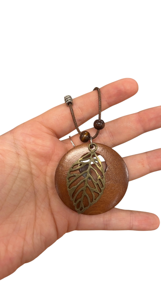 Unknown Necklace Brown and metallic