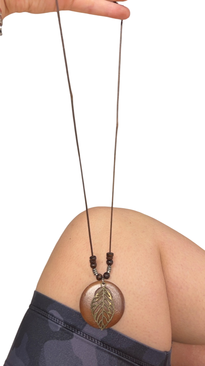 Unknown Necklace Brown and metallic