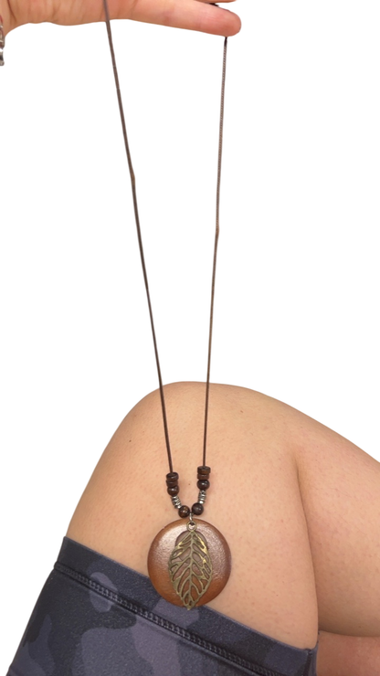 Unknown Necklace Brown and metallic