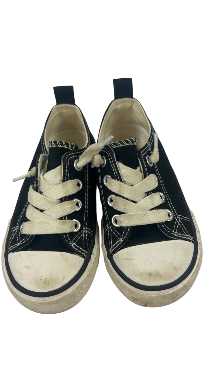 Unknown Sneakers YOUTH 9 Black and White