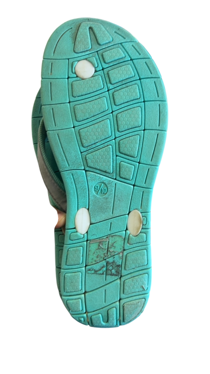 Sandals 9-10 Grayish-green