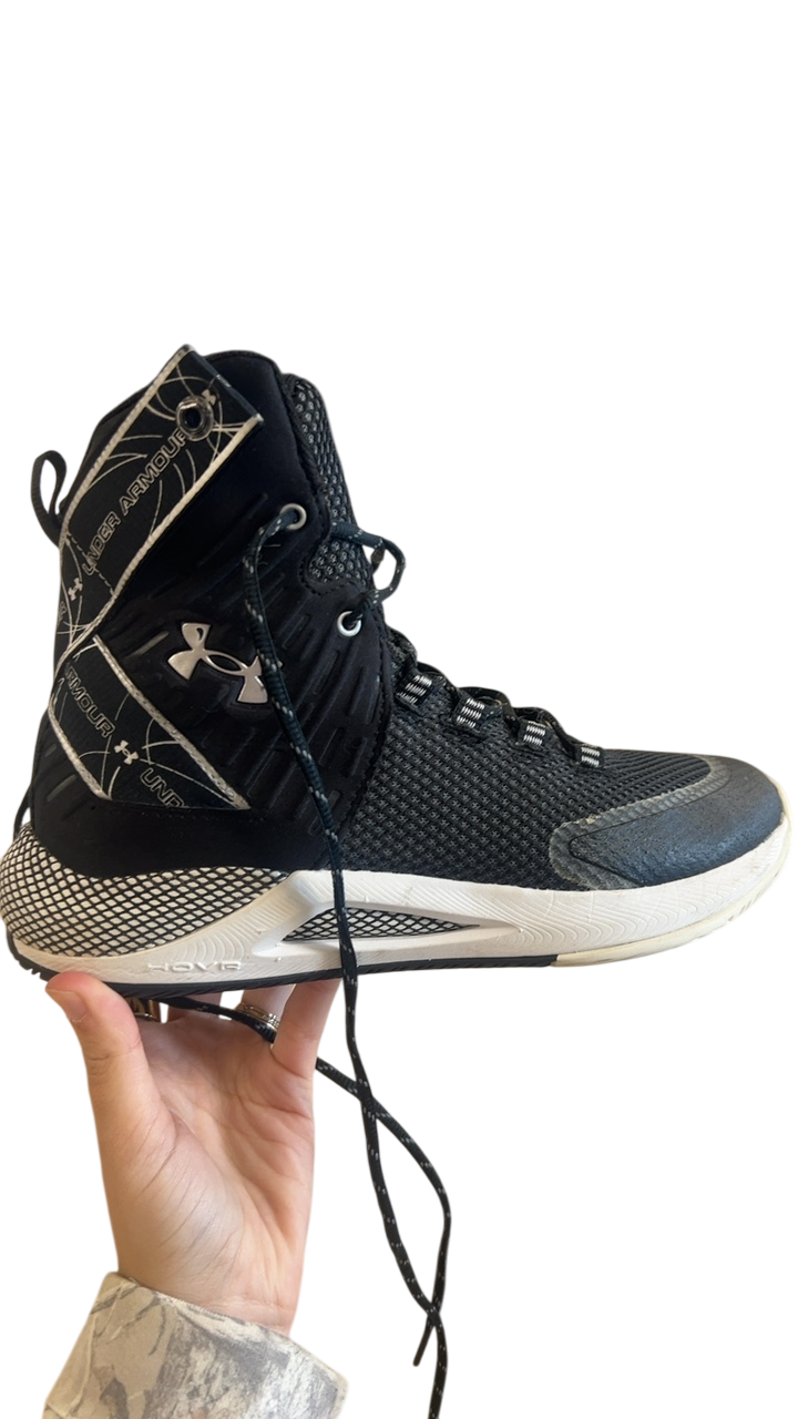 Under Armour Sneakers/Basketball WOMENS 8.5 Black and White
