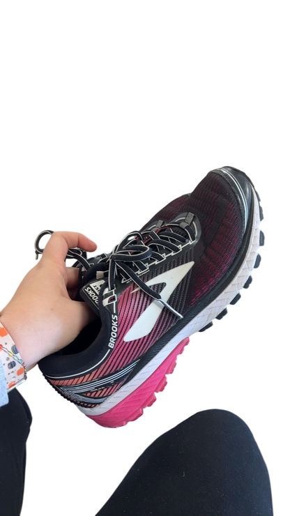 Brooks Sneakers 9 Black, Pink, White