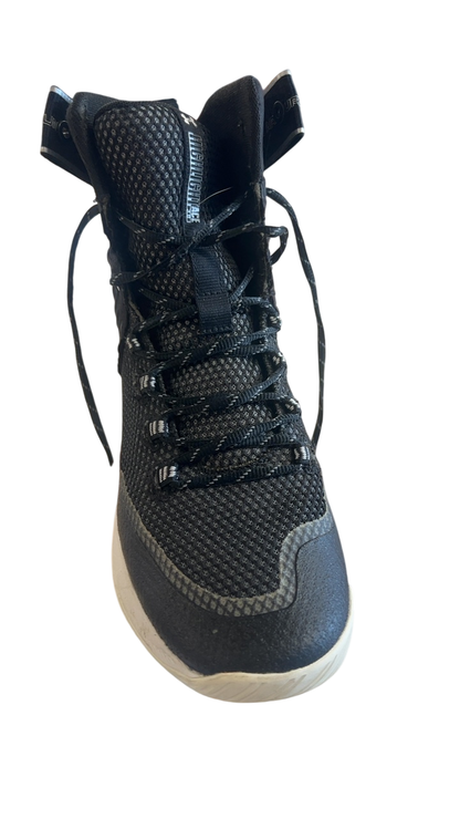Under Armour Sneakers/Basketball WOMENS 8.5 Black and White