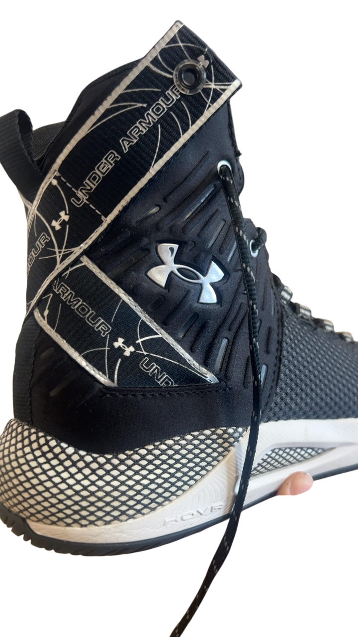Under Armour Sneakers/Basketball WOMENS 8.5 Black and White