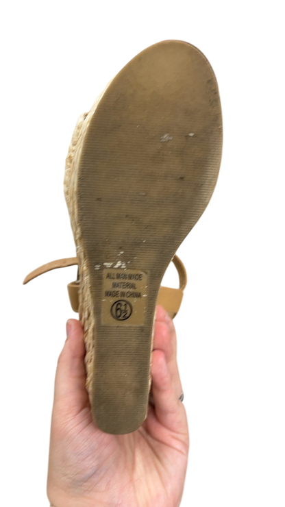 Soda Sandals 6.5 Beige