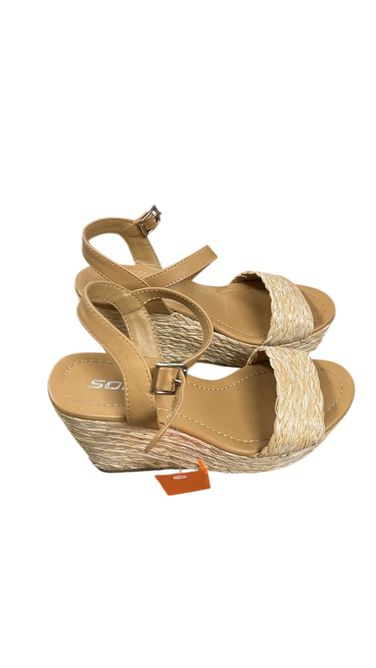 Soda Sandals 6.5 Beige
