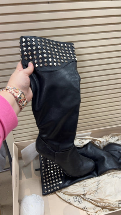 Boots 7.5 Black