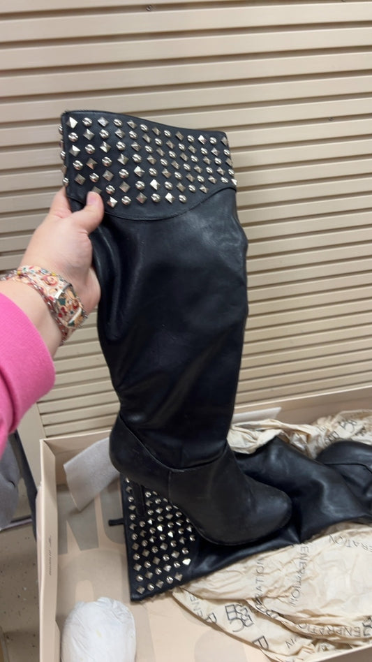Boots 7.5 Black