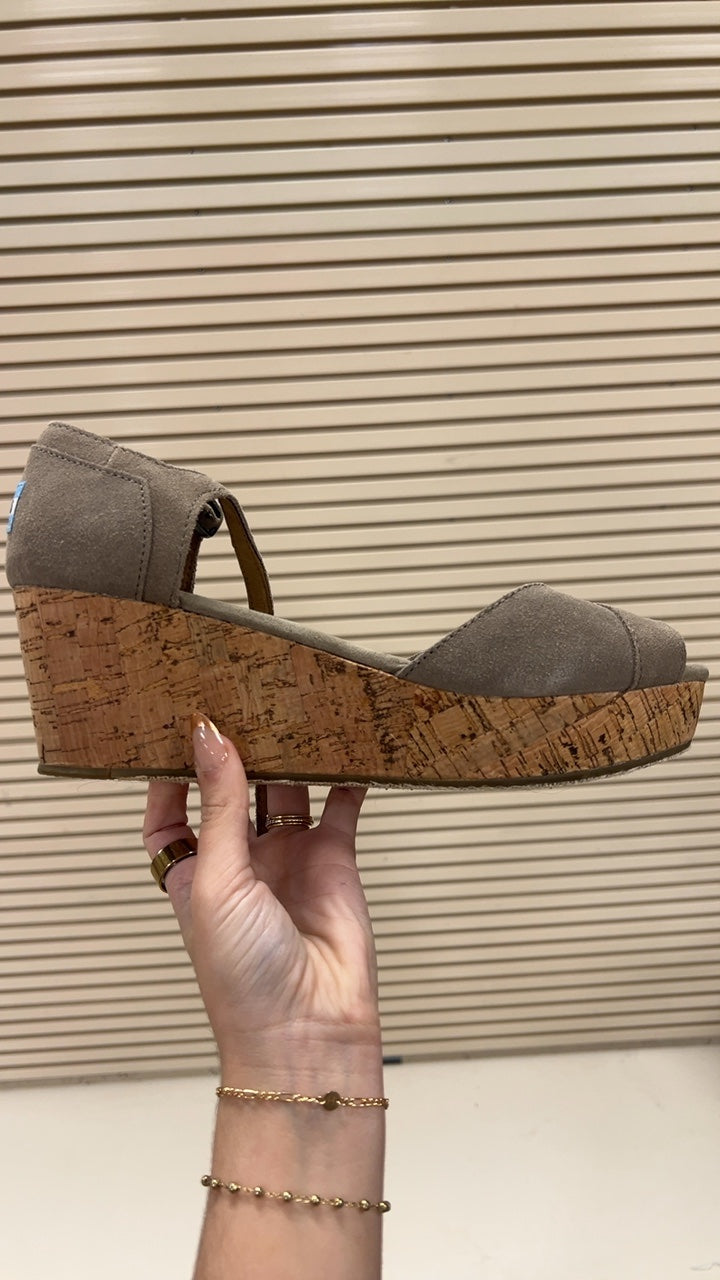 TOMS Sandals 9 Taupe