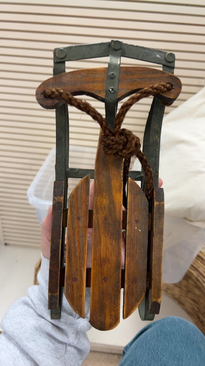 Decorative sled 