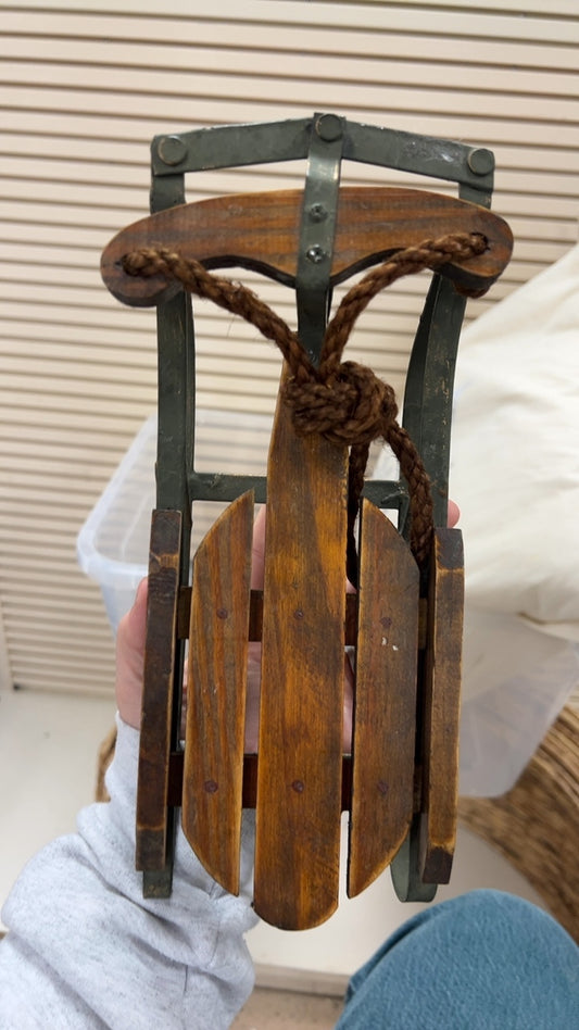 Decorative sled 
