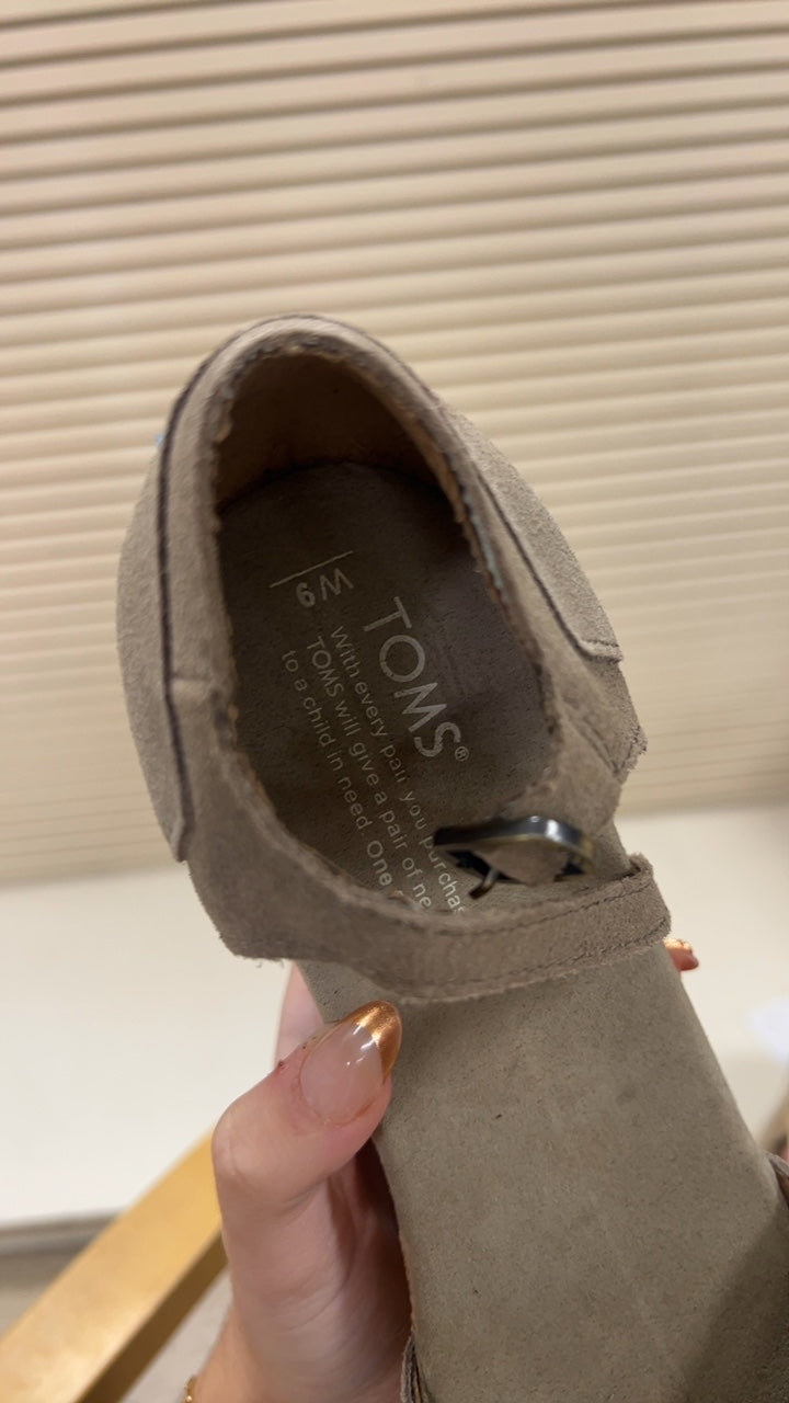 TOMS Sandals 9 Taupe