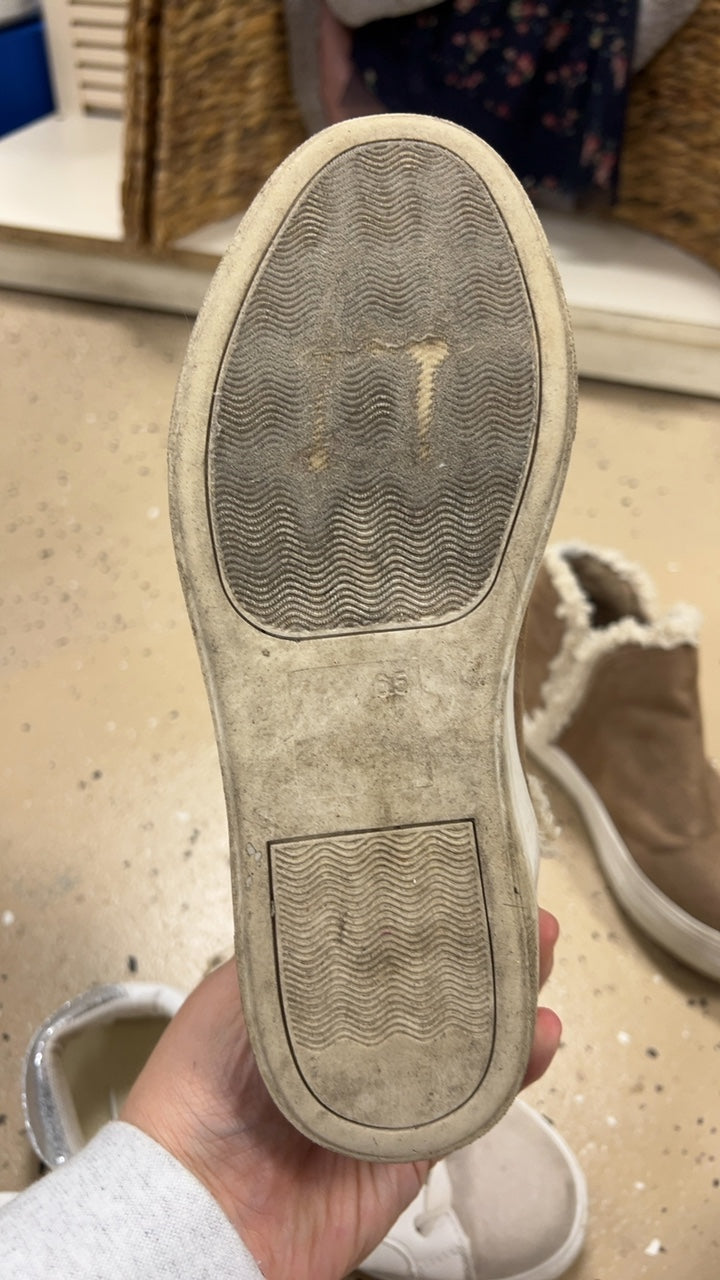 Boots 6.5 Beige
