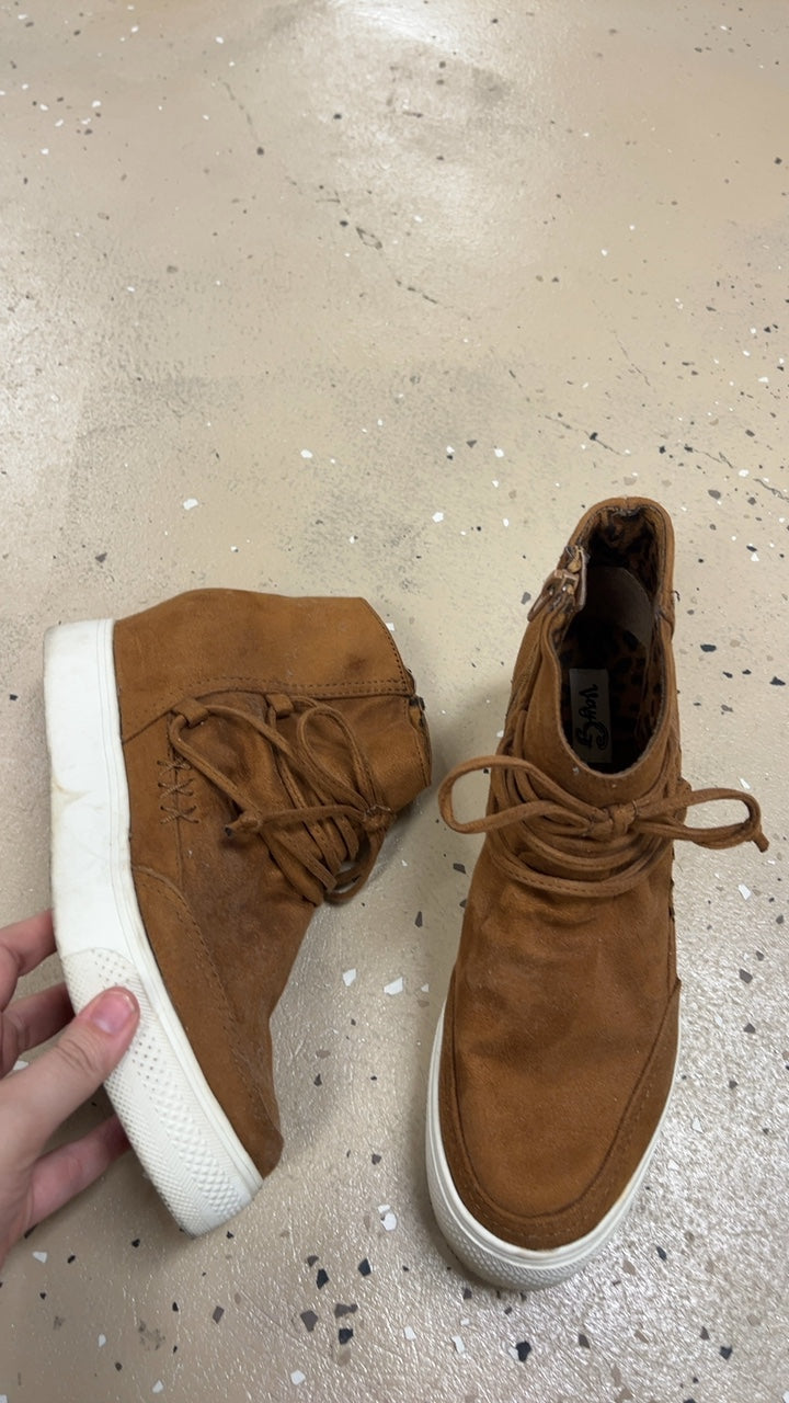 Boutique Sneakers 8.5 Brown