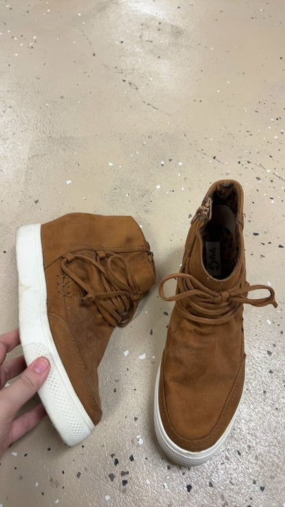 Boutique Sneakers 8.5 Brown