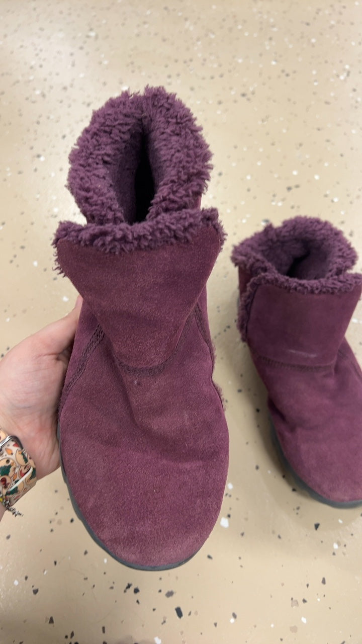 Boots 8 Burgundy