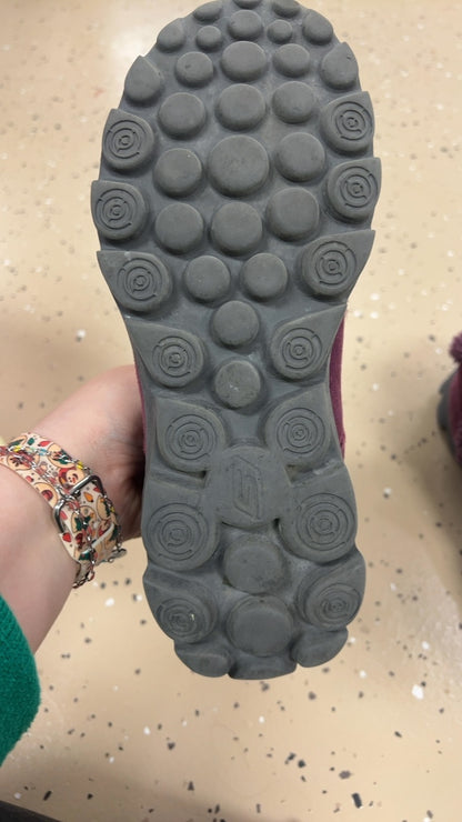 Boots 8 Burgundy