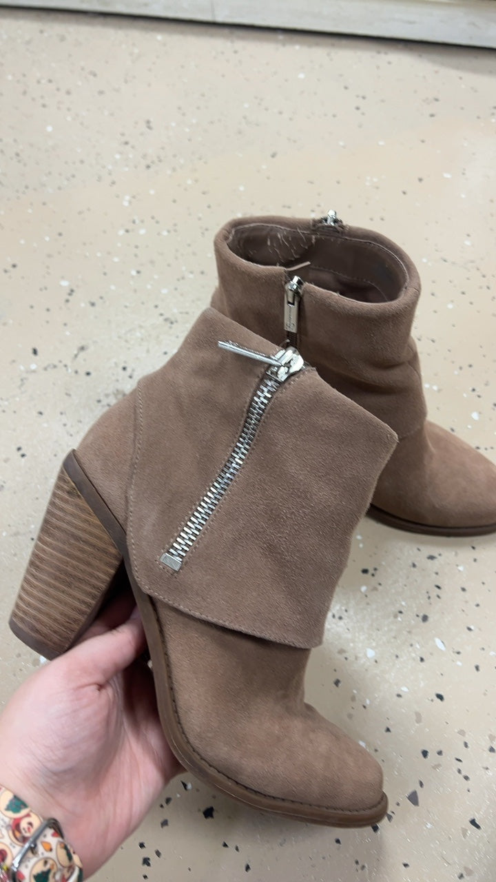 Boots 7.5 Beige
