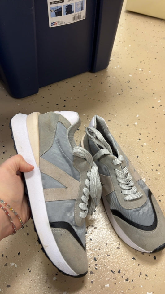  Sneakers 9 Gray