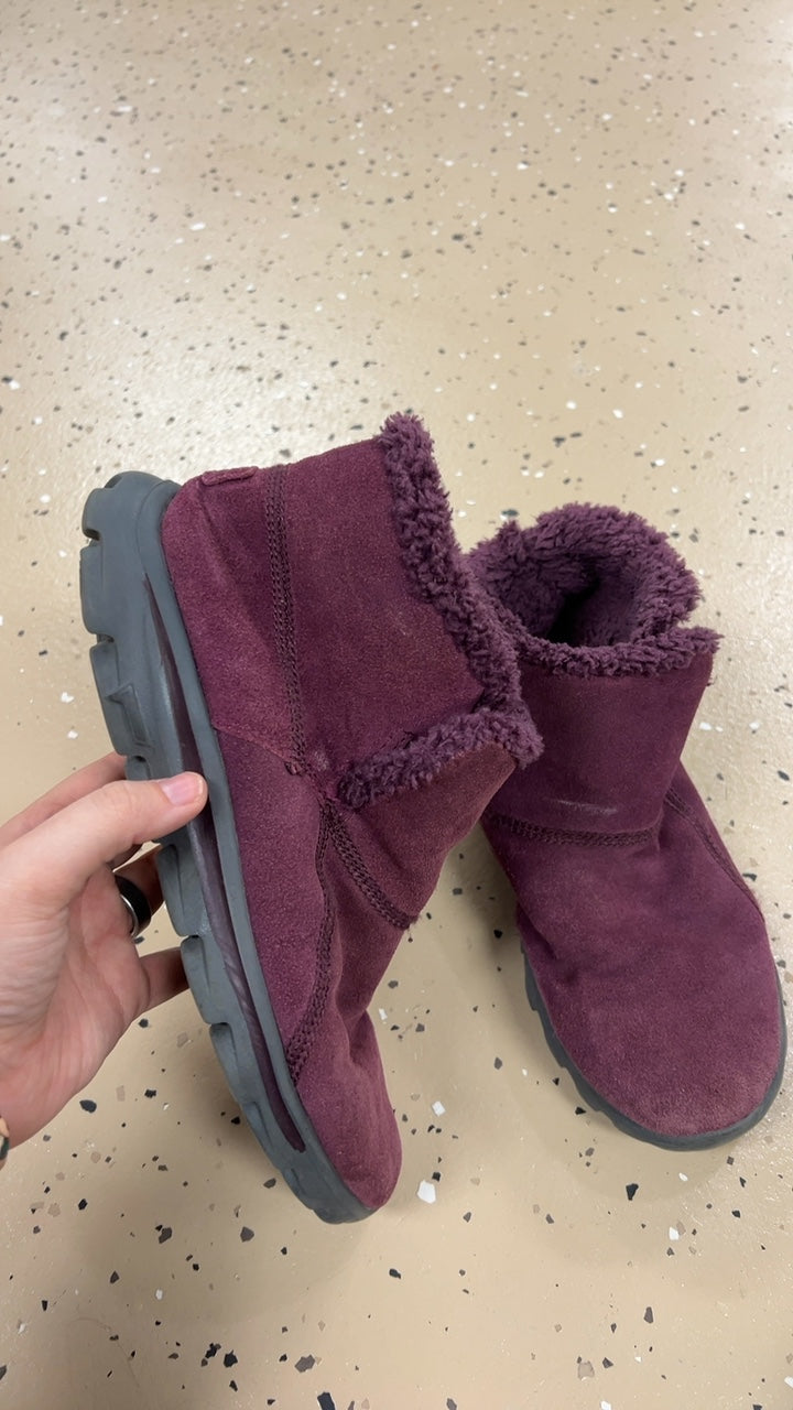 Boots 8 Burgundy