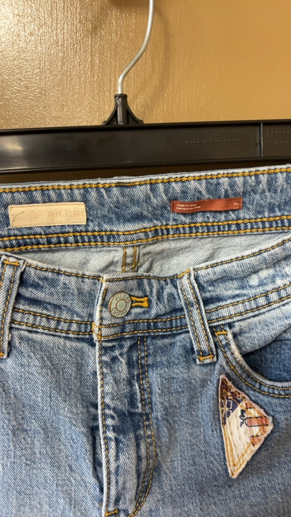 Pilcro Jeans 25 in Waist Light Blue with multicolored patches