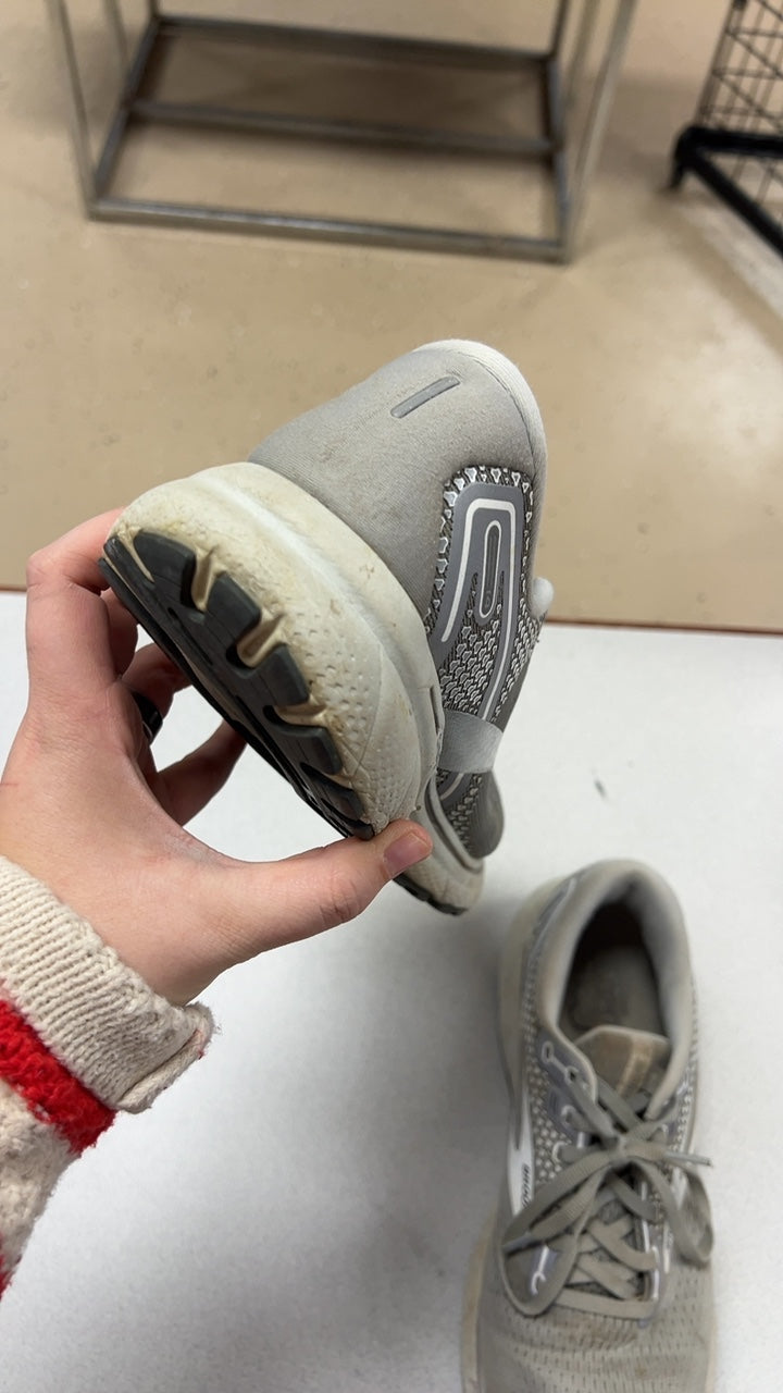 Brooks Sneakers 10.5 Gray