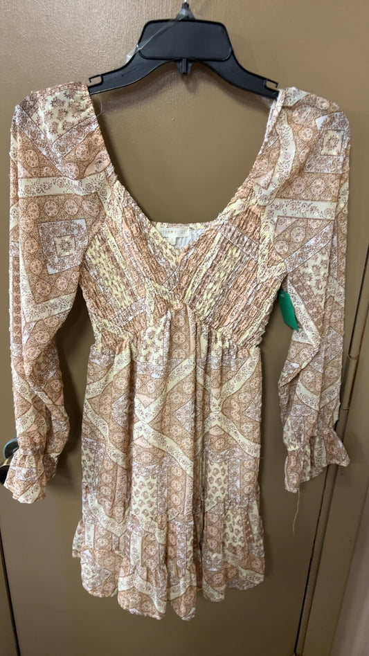 FLIRT Dress Small Beige and white