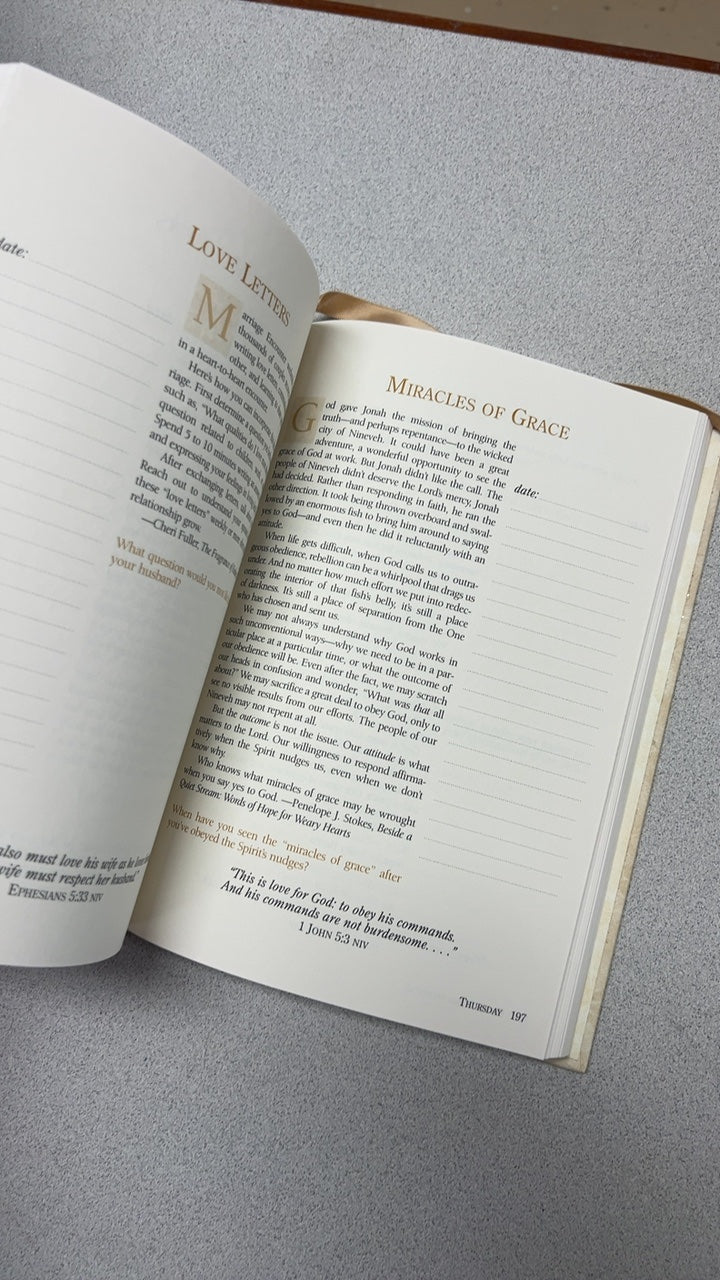 Book Beige