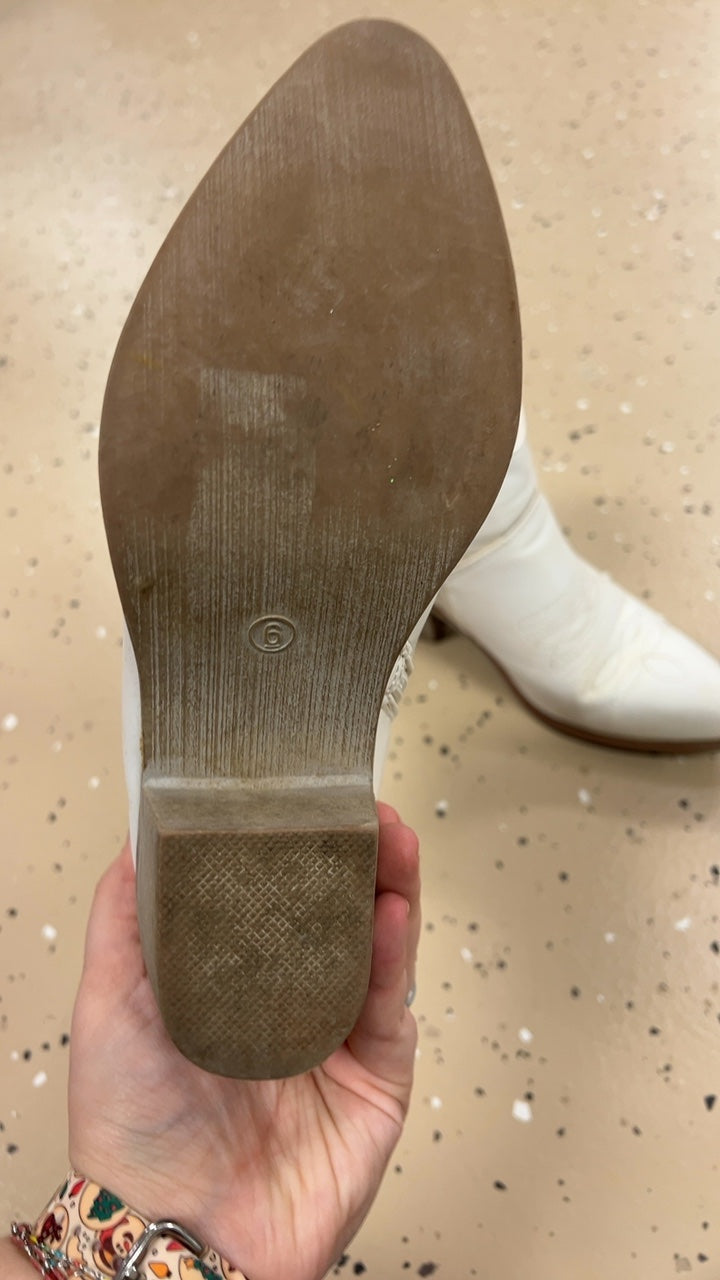 Boots 6 White