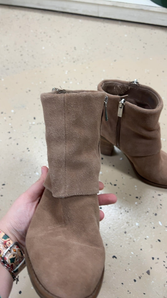 Boots 7.5 Beige