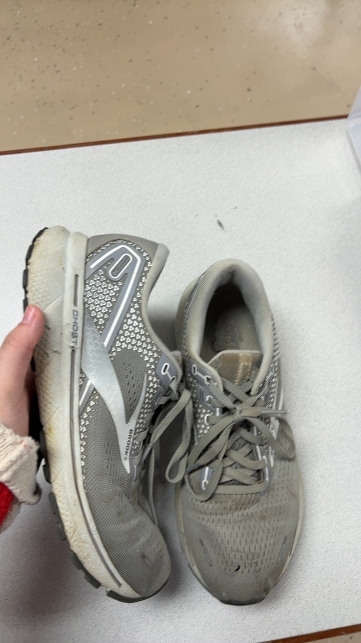 Brooks Sneakers 10.5 Gray