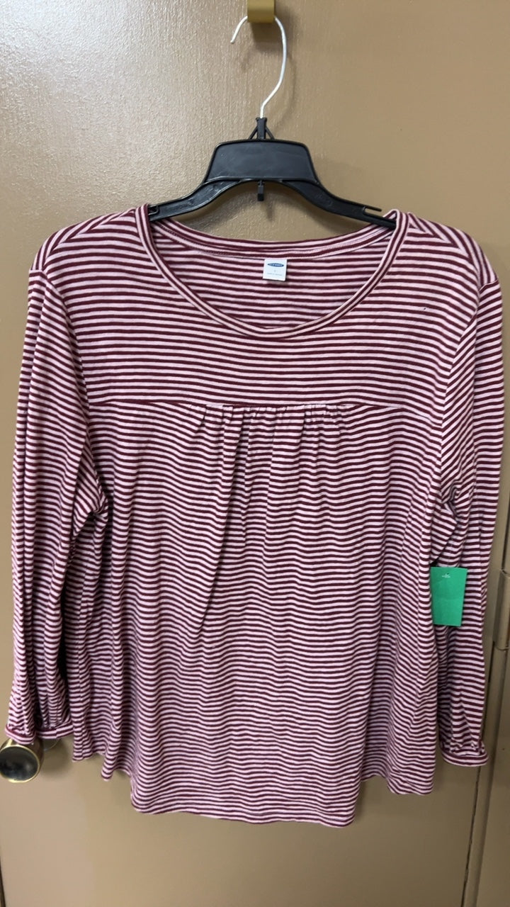 Top Large Red and white striped