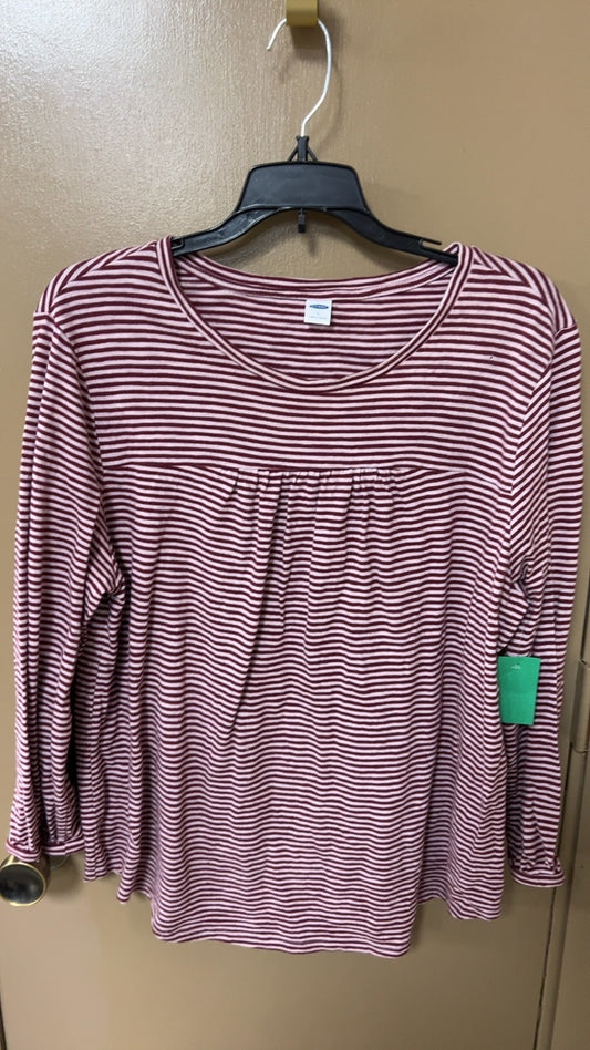 Top Large Red and white striped