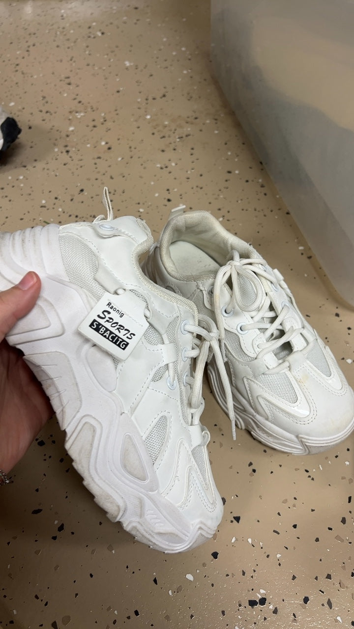 Unknown Sneakers 5 White