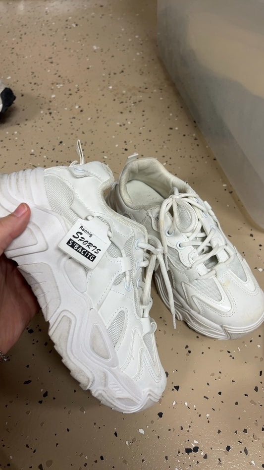 Unknown Sneakers 5 White
