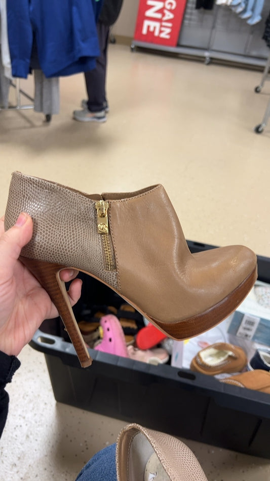 Michael Kors Boots 9