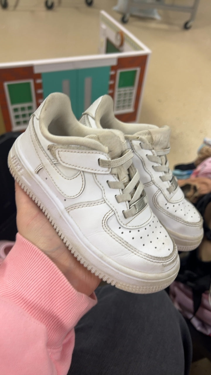Nike Sneakers Youth 10