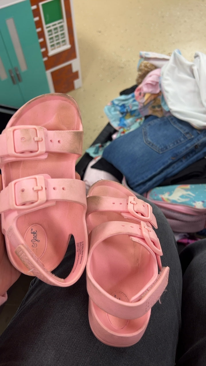 Cat & Jack Sandals Youth 9