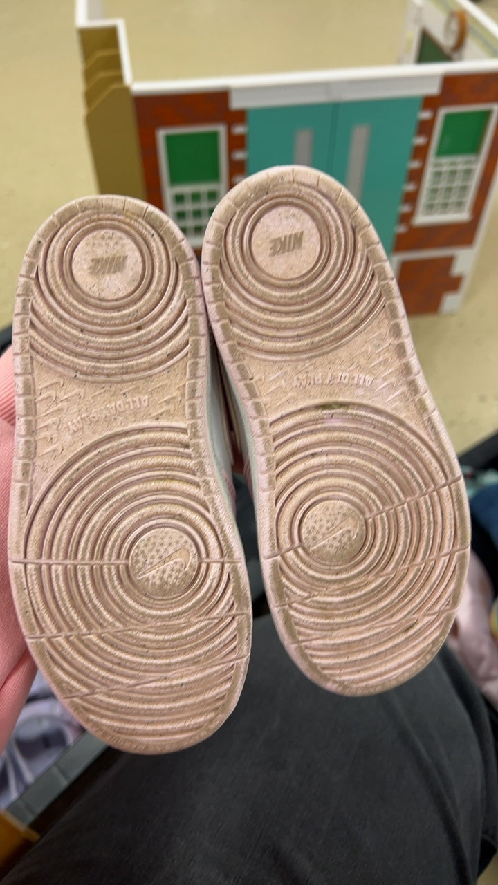 Nike Sneakers Youth 10