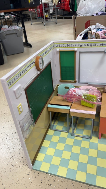 18in doll school Toy or Educational Play Set