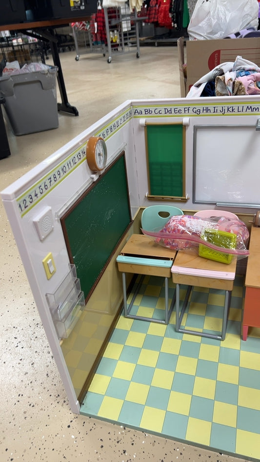 18in doll school Toy or Educational Play Set
