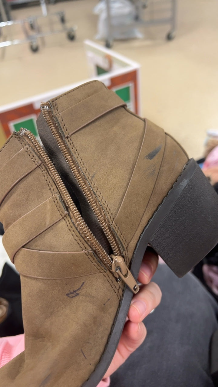 Brown Boots Youth 3