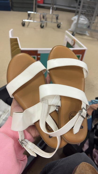 White Sandals YOUTH 4