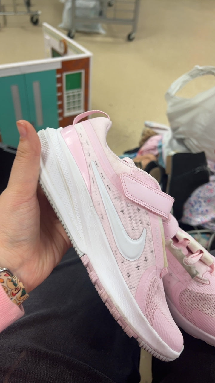 Nike Sneakers Youth 3