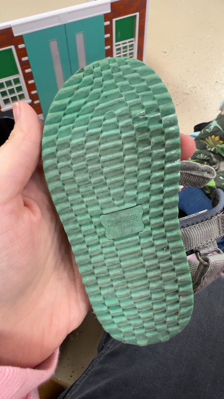 OshKosh Sandals Youth 6